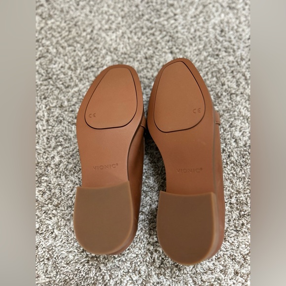 Vionic Mizelle Gold Chain Brown Loafers Shoes Size 8 Minimalist Classic Elegant - Picture 9 of 11